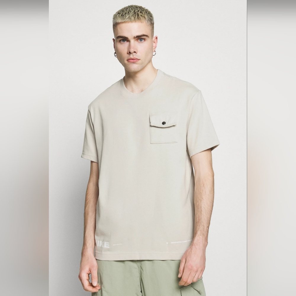 Nike Sportswear T-Shirt City Made Men's Casual Pocket Tee Khaki size M - Picture 4 of 16